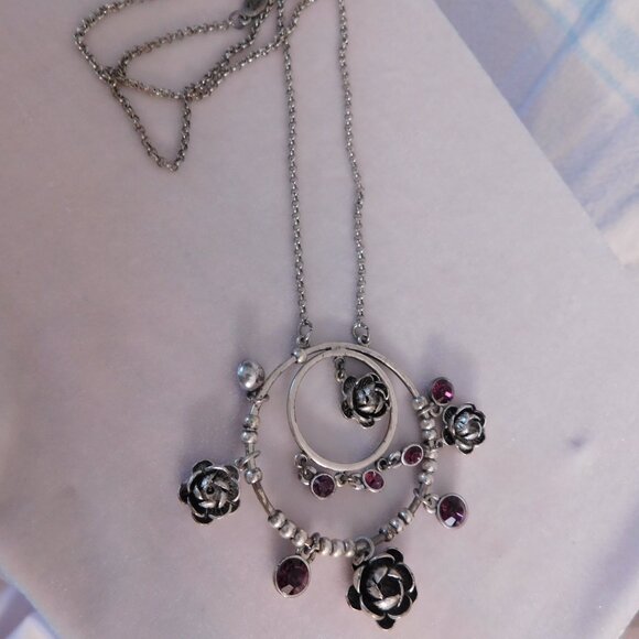 Ladies Pilgrim Necklace - Picture 3 of 5